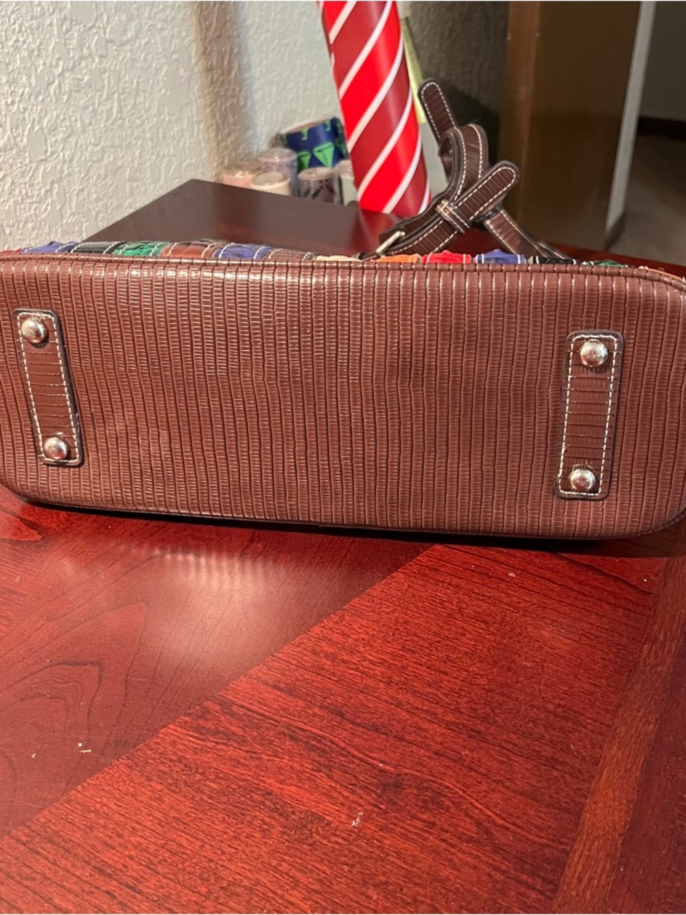 Multicolor Croc-Embossed Stripe Shoulder Bag - Picture 4 of 9